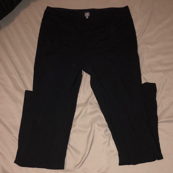 black yoga pants - Picture 1 of 2